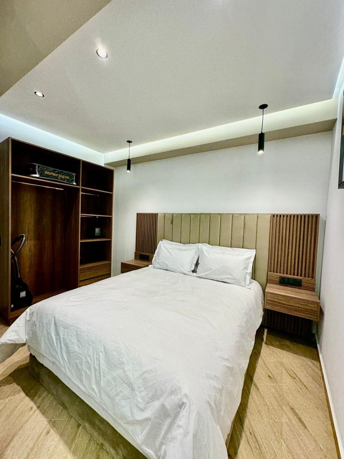 Centrico 10 Bendiban Apartment